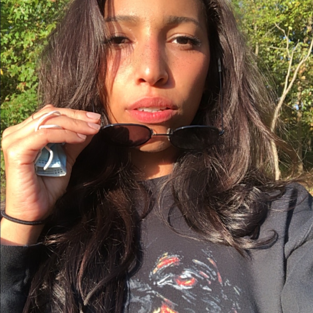 Meet your Posher, Monique